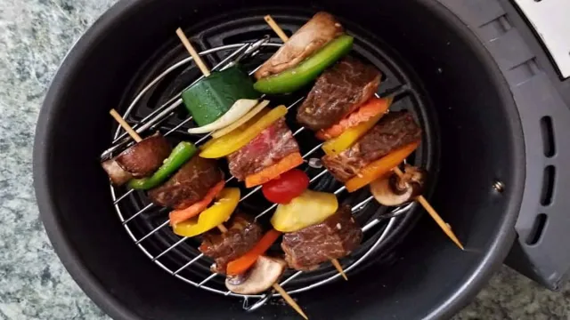 can i put wood skewers in air fryer