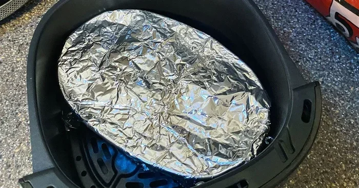 Can Tin Foil Go in the Air Fryer