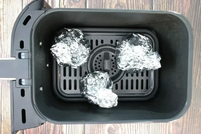 Can I Put Foil in an Air Fryer