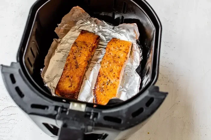 Can I Put Aluminum Foil in an Air Fryer