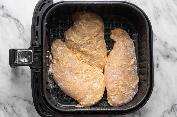 Can You Put Raw Chicken in an Air Fryer